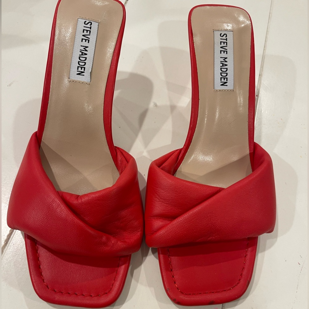 Steve Madden Thai Padded Mules